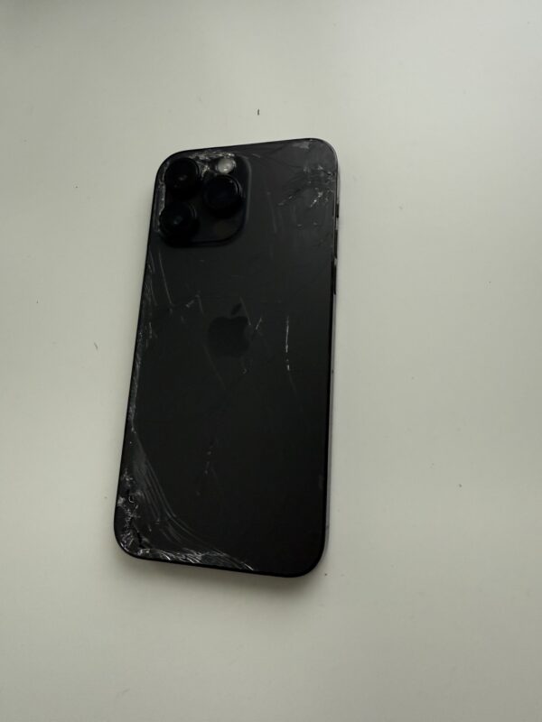 iPhone 15 Pro Max Gerät voll funktionsfähig, Vorder und Rückseite gesplittert