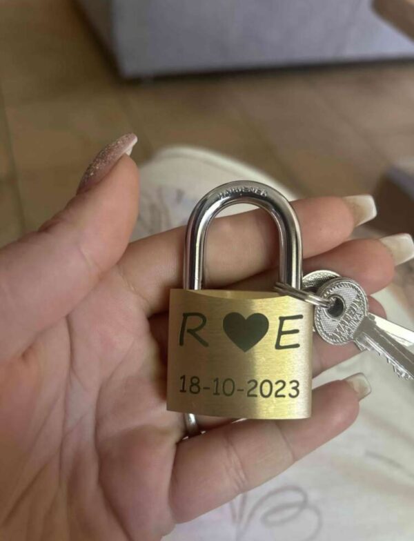 🔒 Personalisierbares Metall-Liebesschloss mit Gravur – Dein einzigartiger Liebesbeweis! 💘 – Bild 3