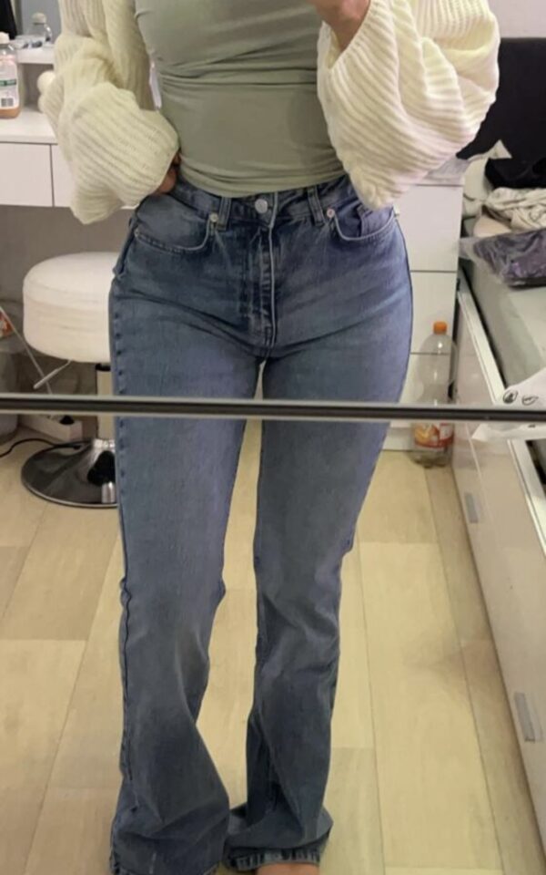 👖 Schlagjeans Damen 38 – 98 % Baumwolle – Lässig & bequem – Used-Look mit schrägen Taschen
