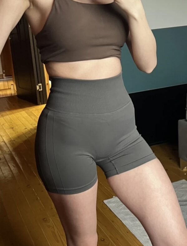 Booty crunsh shorts khaki Damen ~ M