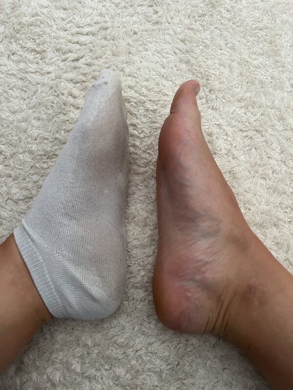 Getragene Socken Größe 42🧦🔥sowie Bilder und Videos📸🦶 auch andere getragene Sachen sind möglich, nach Wunsch 👙👠🤗😉