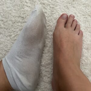 Getragene Socken Größe 42🧦🔥sowie Bilder und Videos📸🦶 auch andere getragene Sachen sind möglich, nach Wunsch 👙👠🤗😉